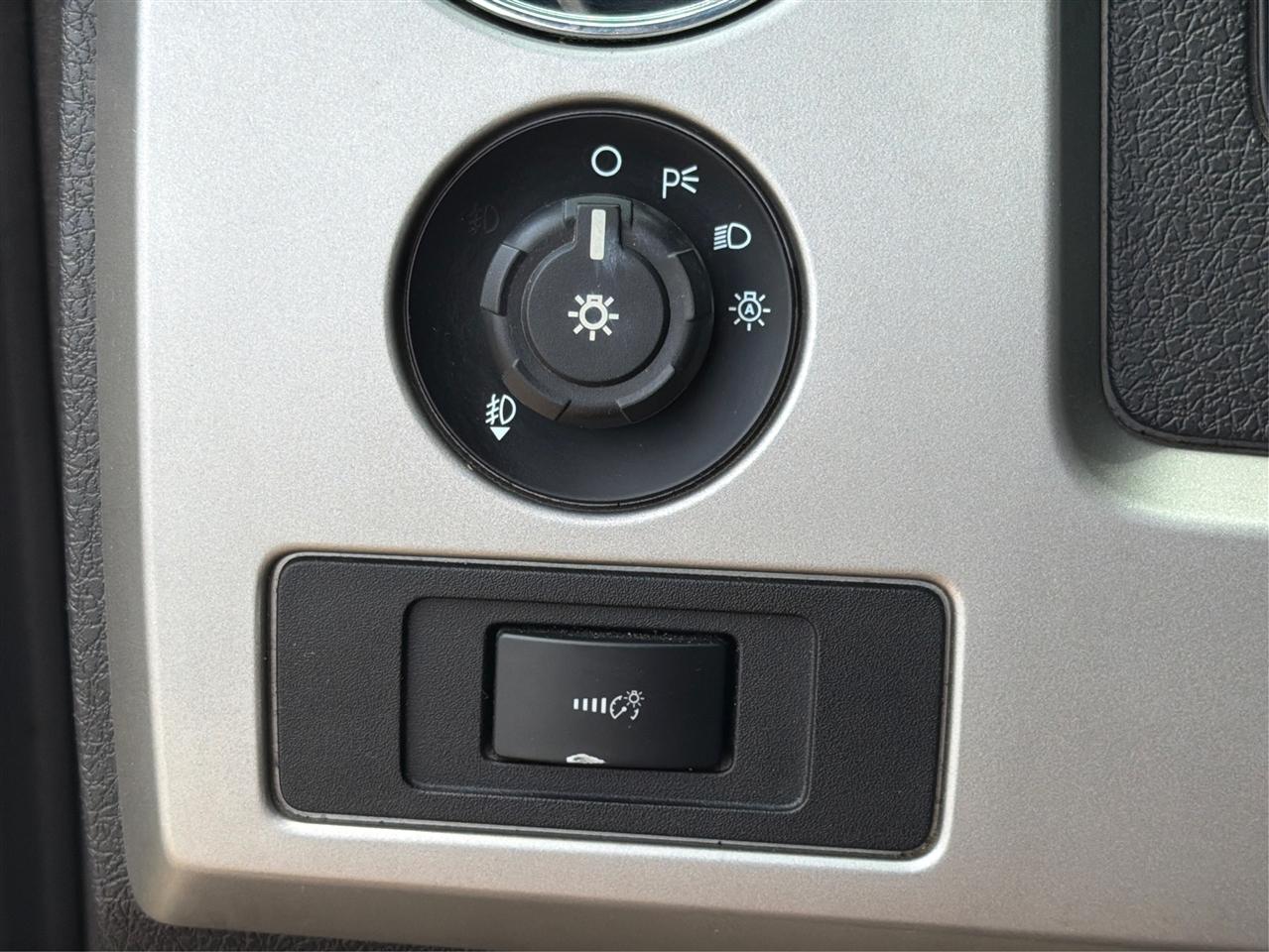 Ford F-150 4WD SuperCrew 145" Lariat 2014