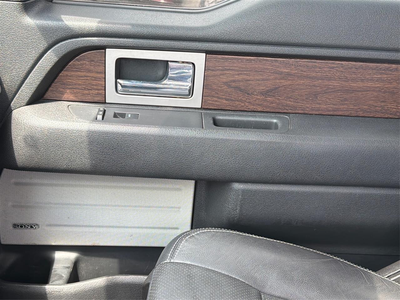 Ford F-150 4WD SuperCrew 145" Lariat 2014