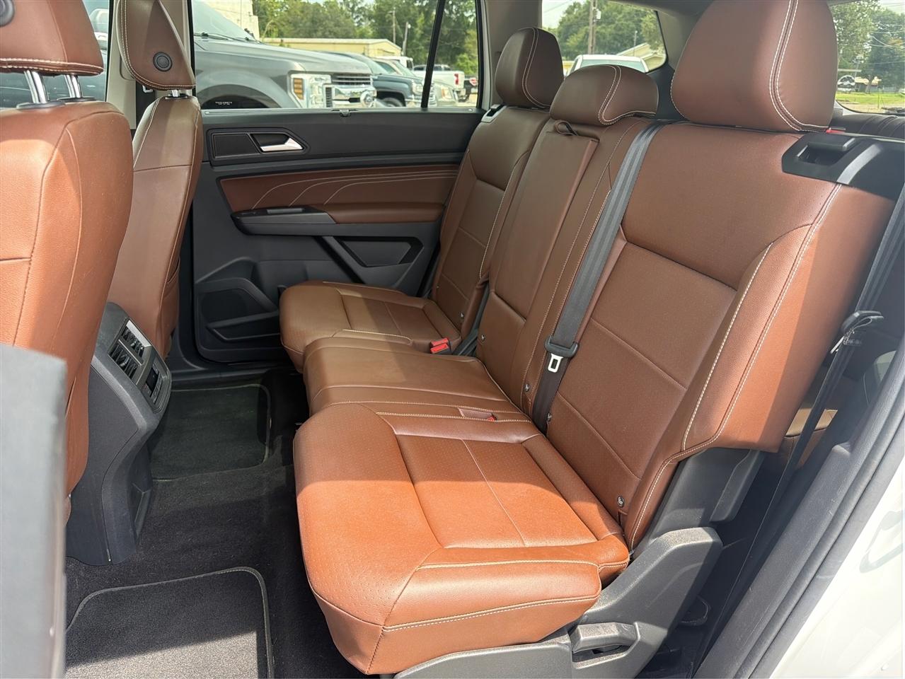 Volkswagen Atlas 2021.5 3.6L V6 SE w/Technology R-Line 4MOTION 2021