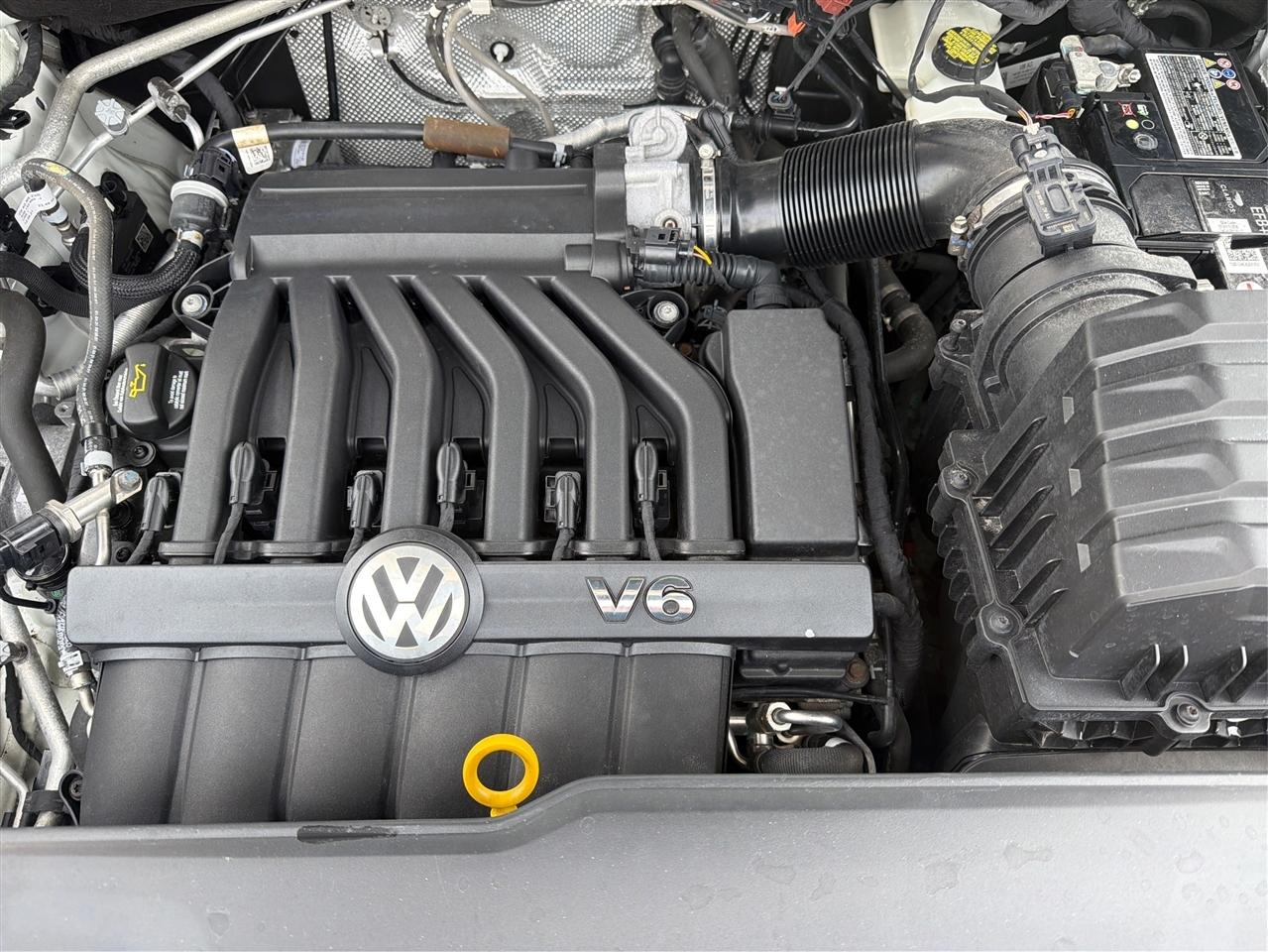 Volkswagen Atlas 2021.5 3.6L V6 SE w/Technology R-Line 4MOTION 2021