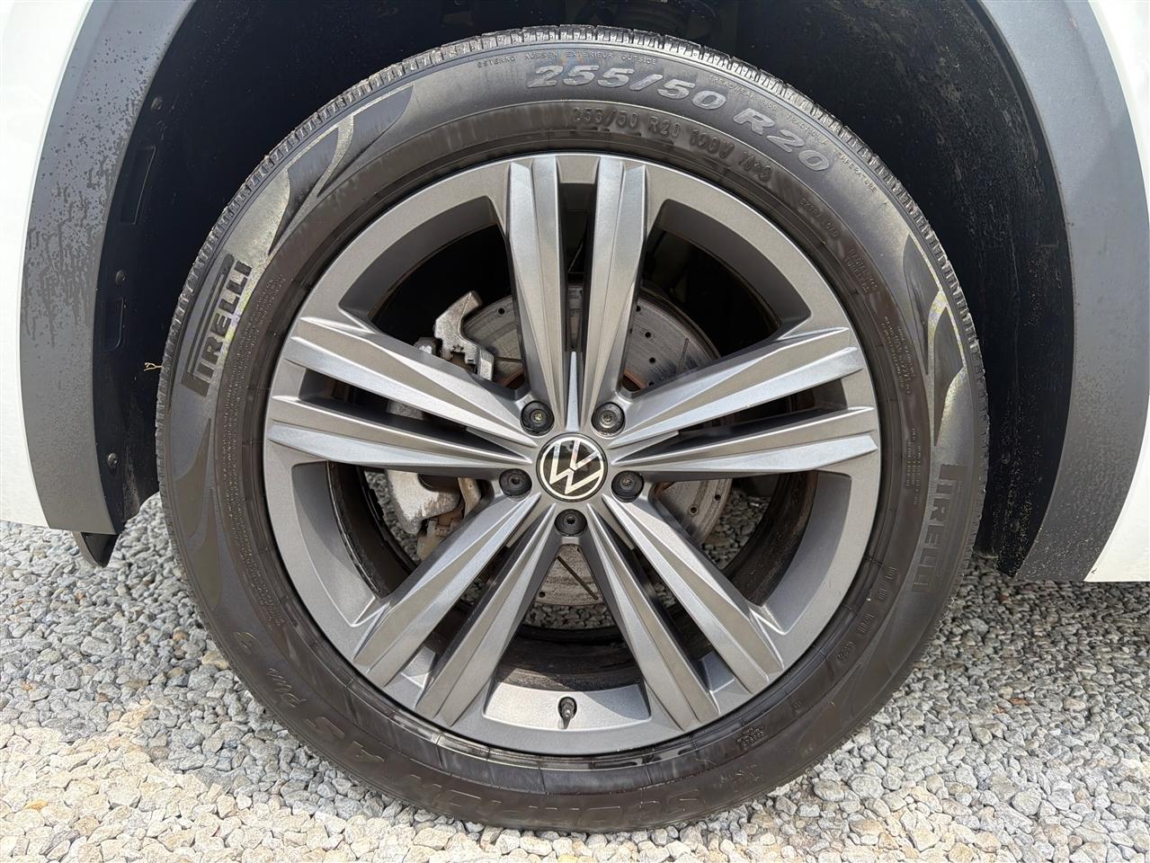 Volkswagen Atlas 2021.5 3.6L V6 SE w/Technology R-Line 4MOTION 2021