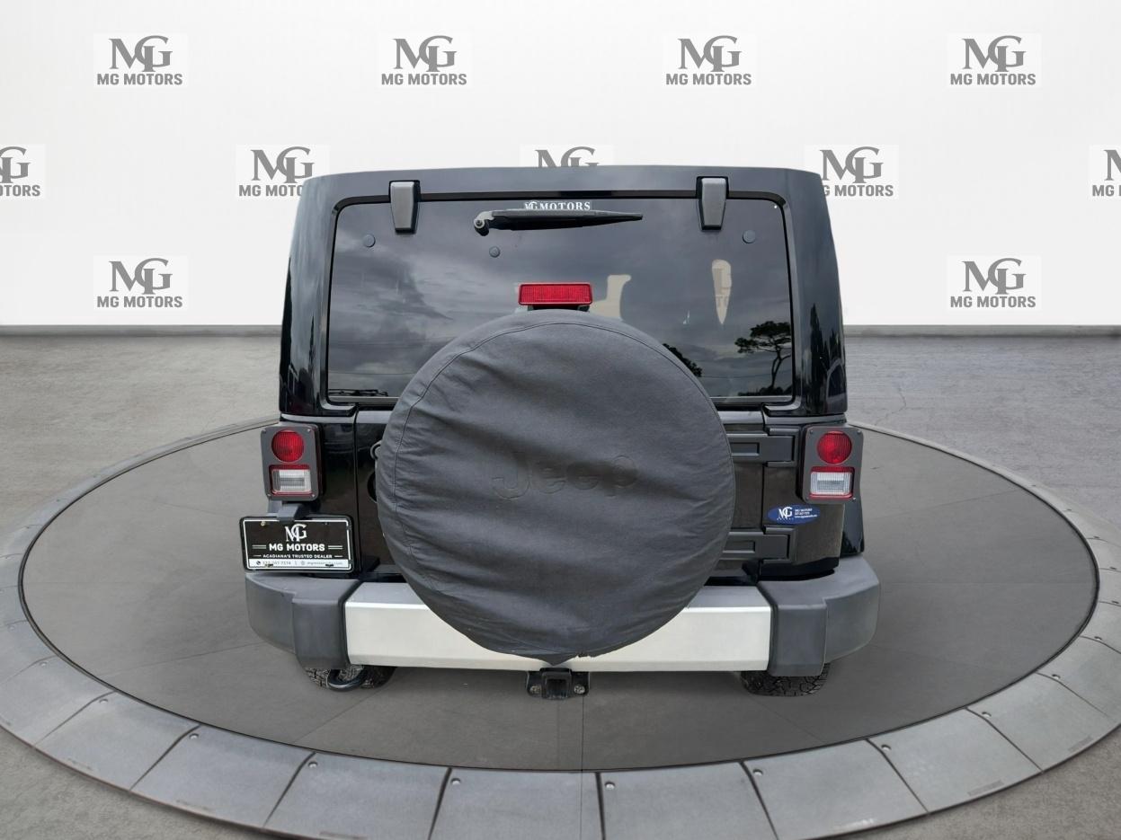 Jeep Wrangler Unlimited 4WD 4dr Sahara 2015