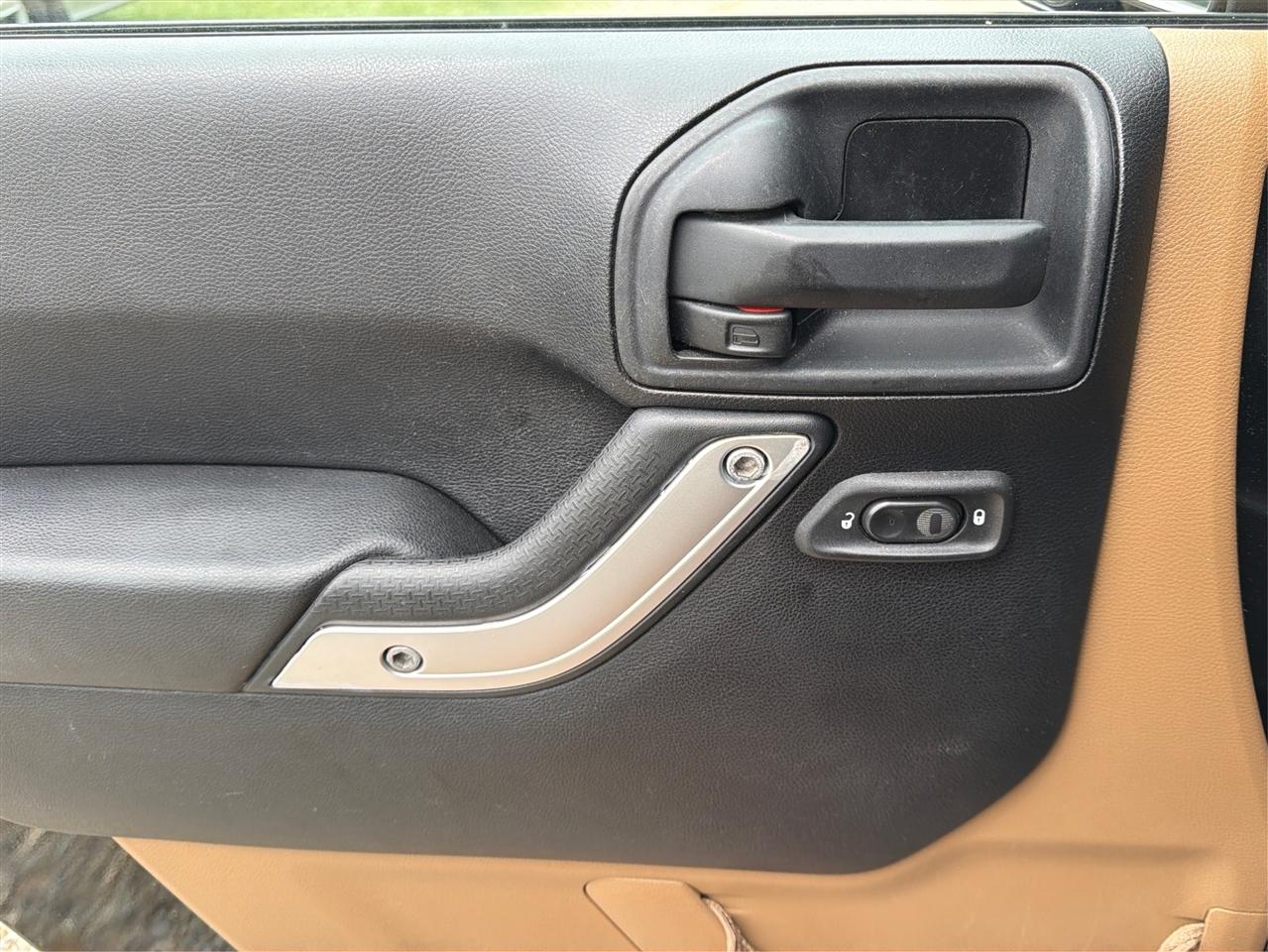 Jeep Wrangler Unlimited 4WD 4dr Sahara 2015