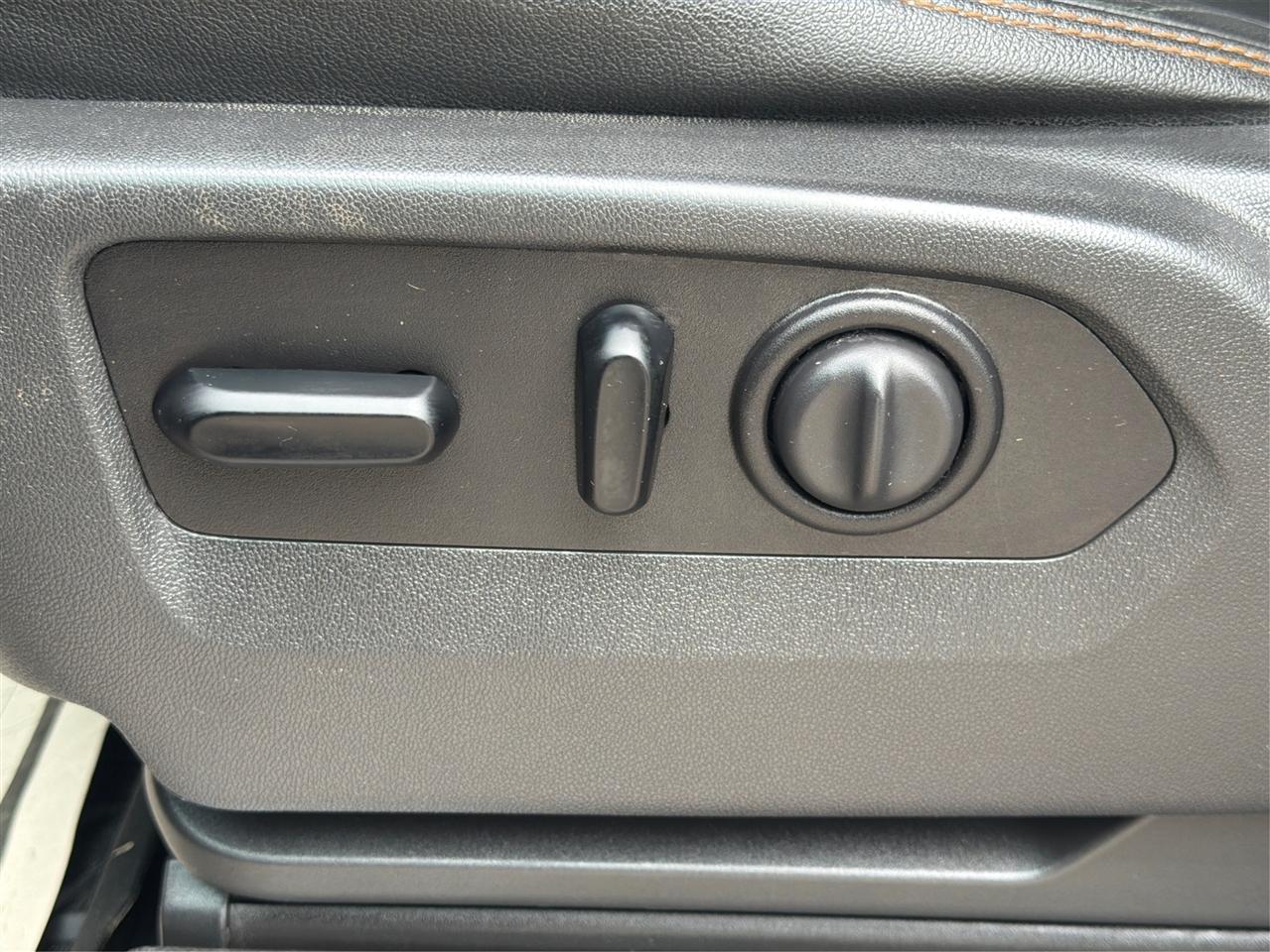 GMC Sierra 1500 4WD Crew Cab 147" AT4 2021