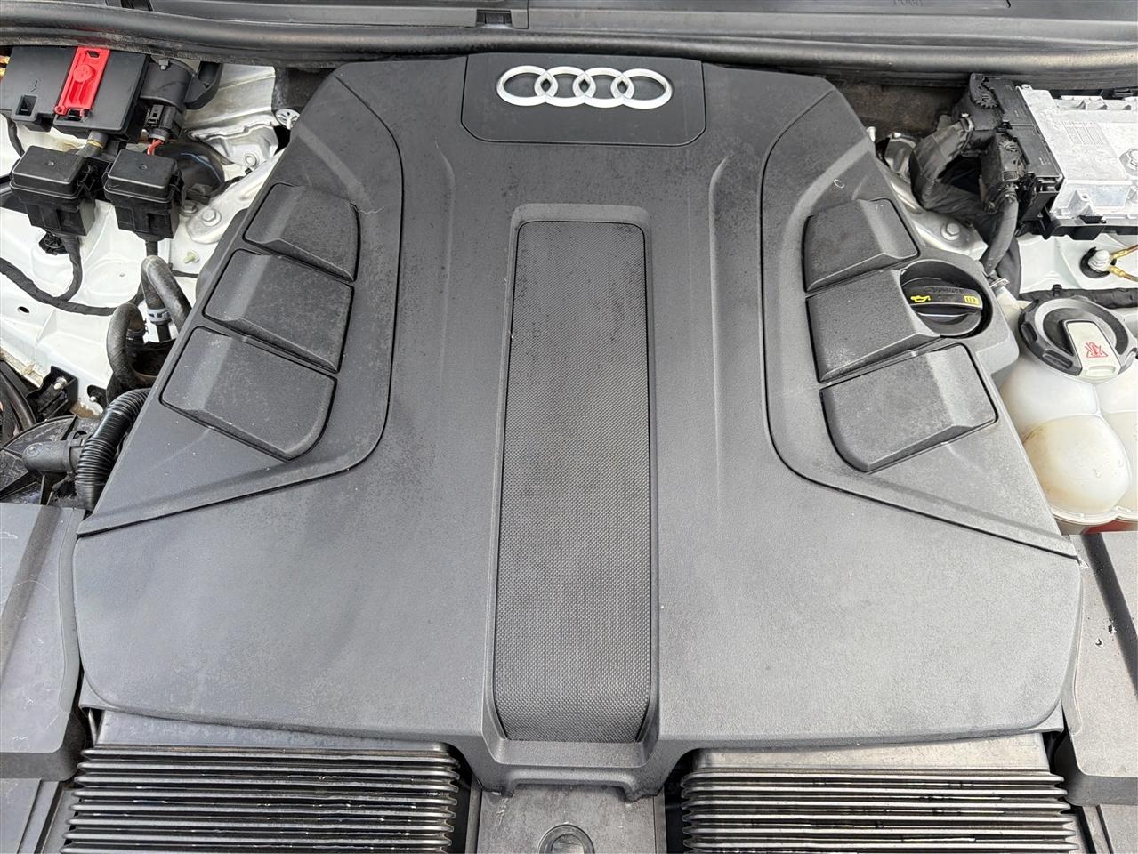 Audi Q7 photo 24