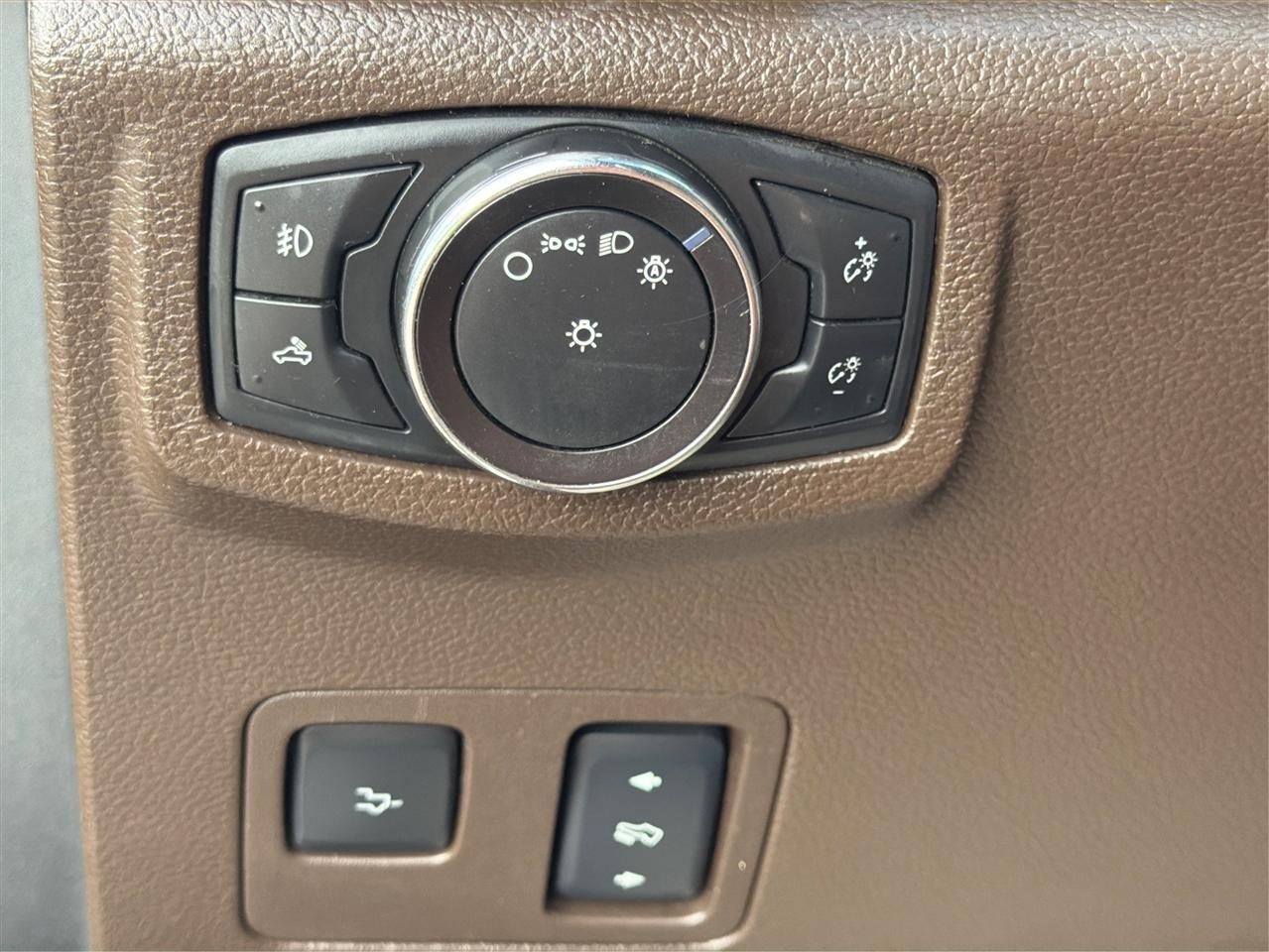 Ford F-250 photo 17
