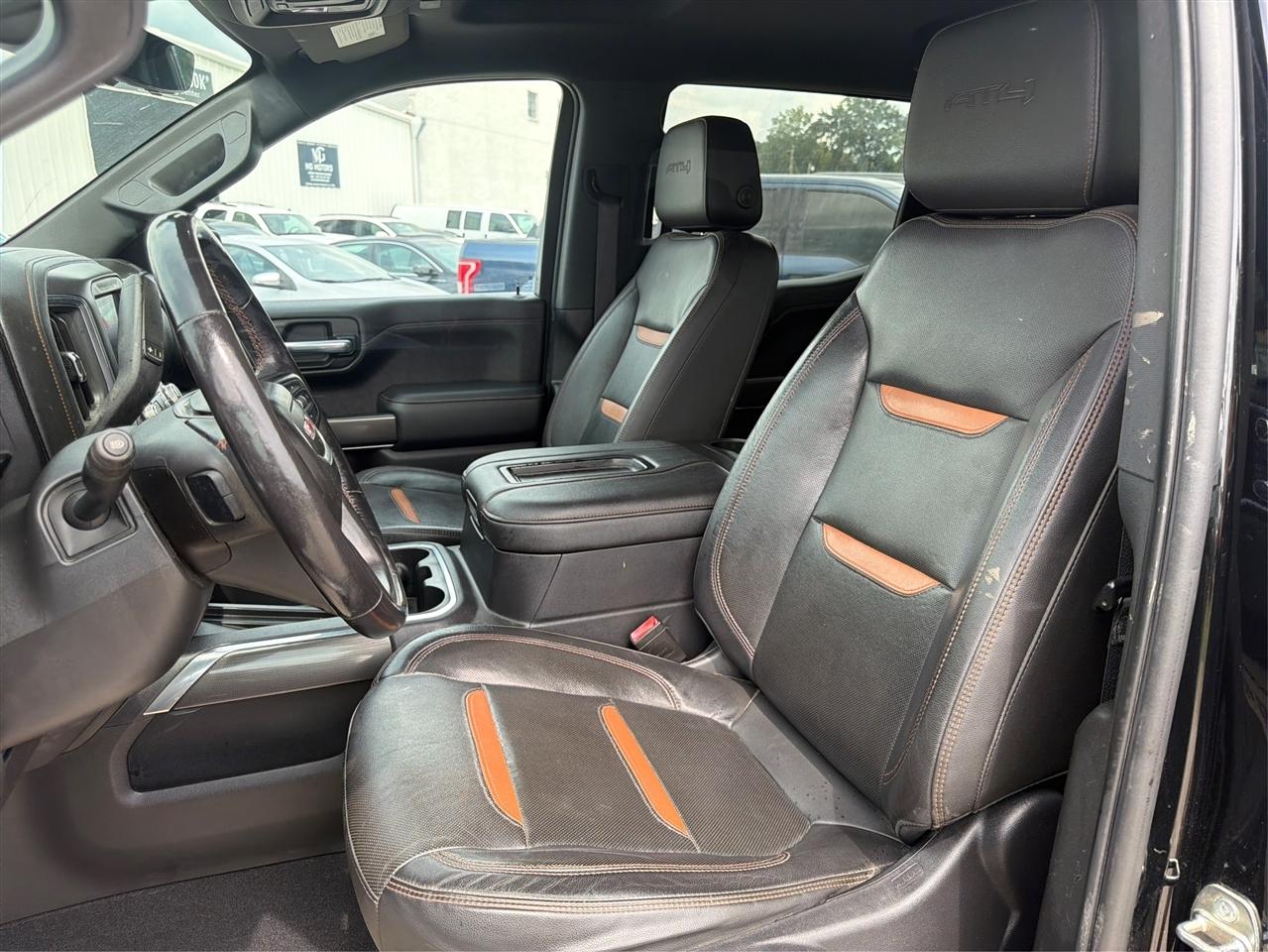 GMC Sierra 1500 4WD Crew Cab 147" AT4 2020