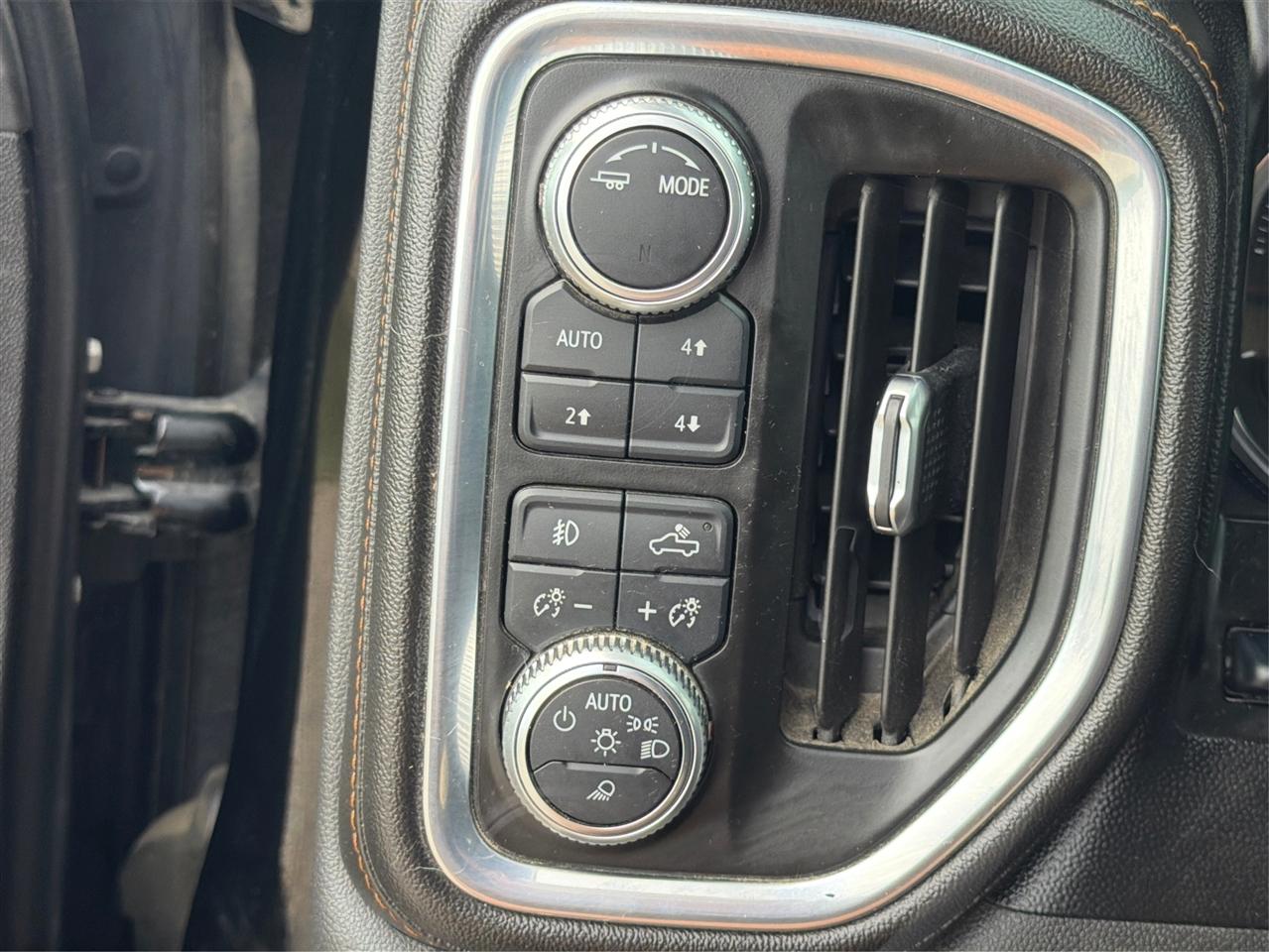 GMC Sierra 1500 4WD Crew Cab 147" AT4 2020