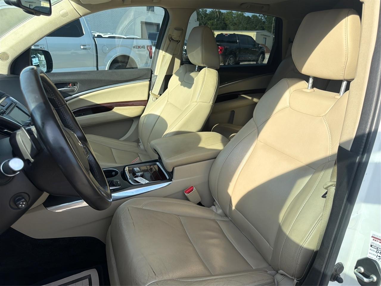 Acura MDX photo 11