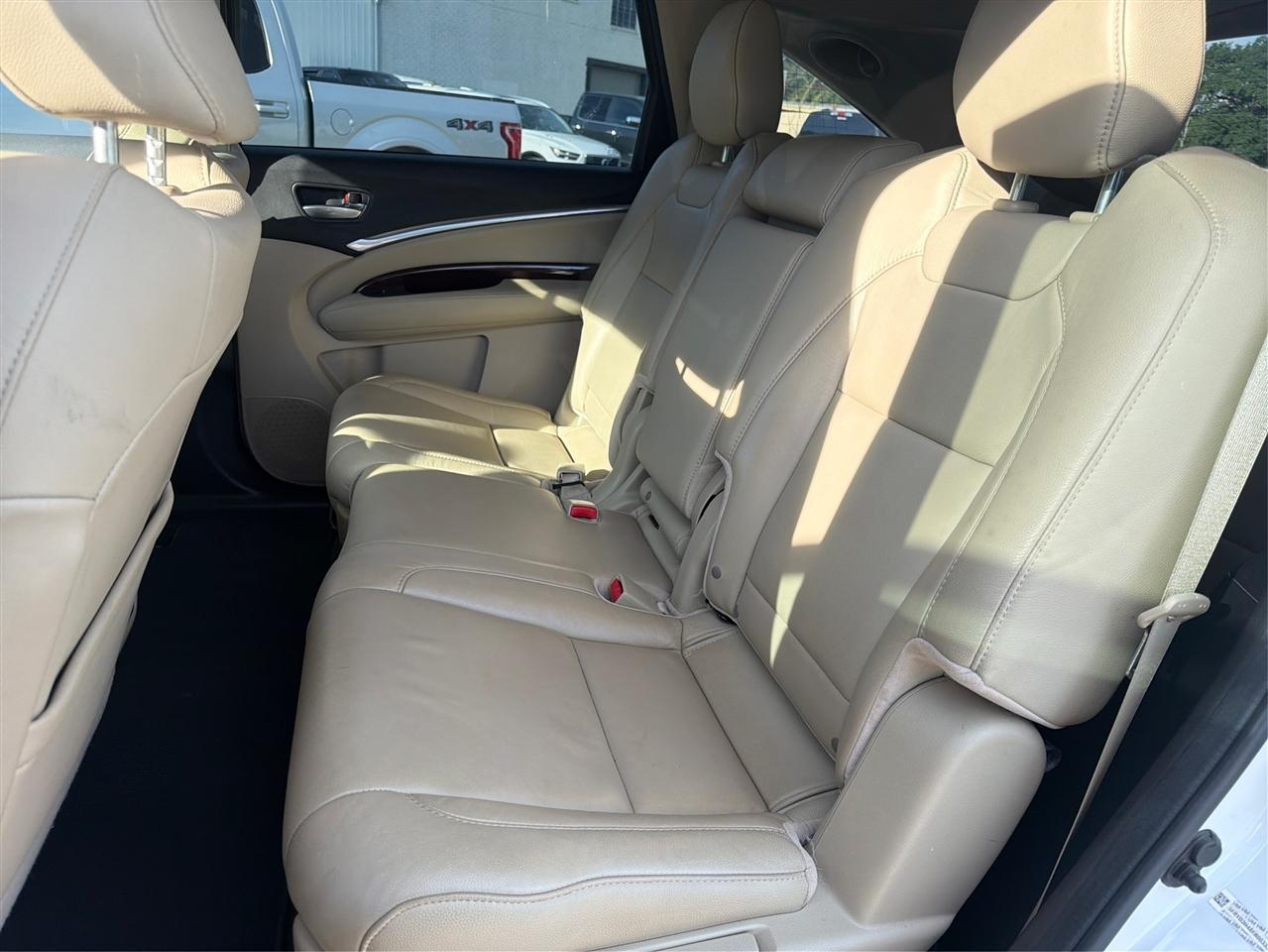 Acura MDX photo 12