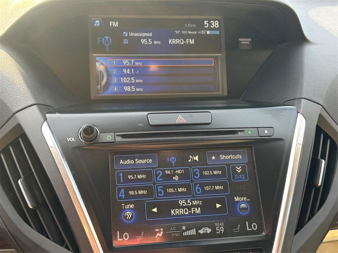 Acura MDX photo 14