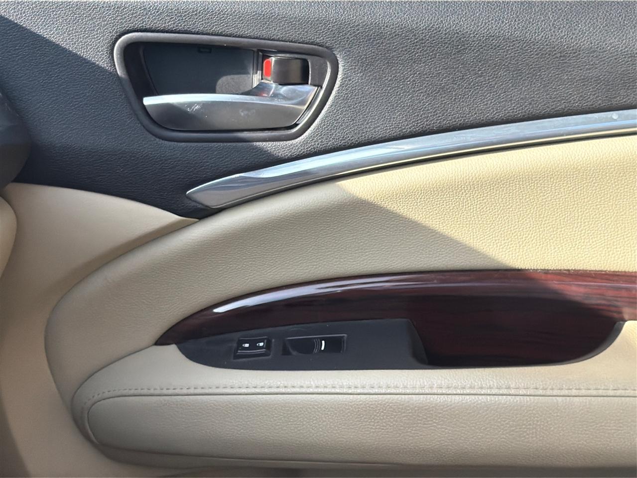 Acura MDX photo 22