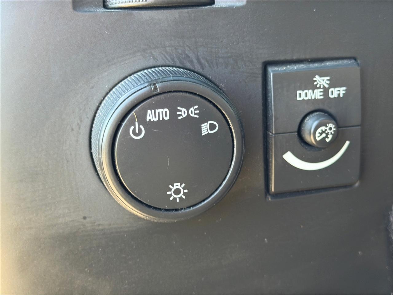 Chevrolet Silverado photo 17