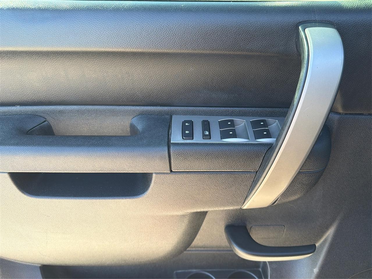 Chevrolet Silverado photo 19