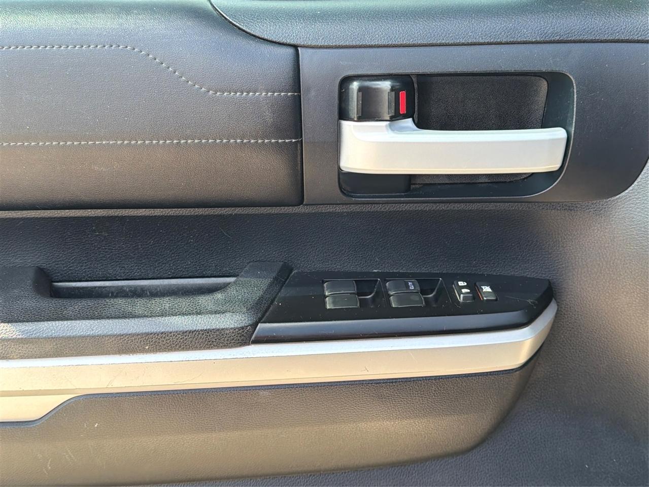 Toyota Tundra 4WD Truck  2015