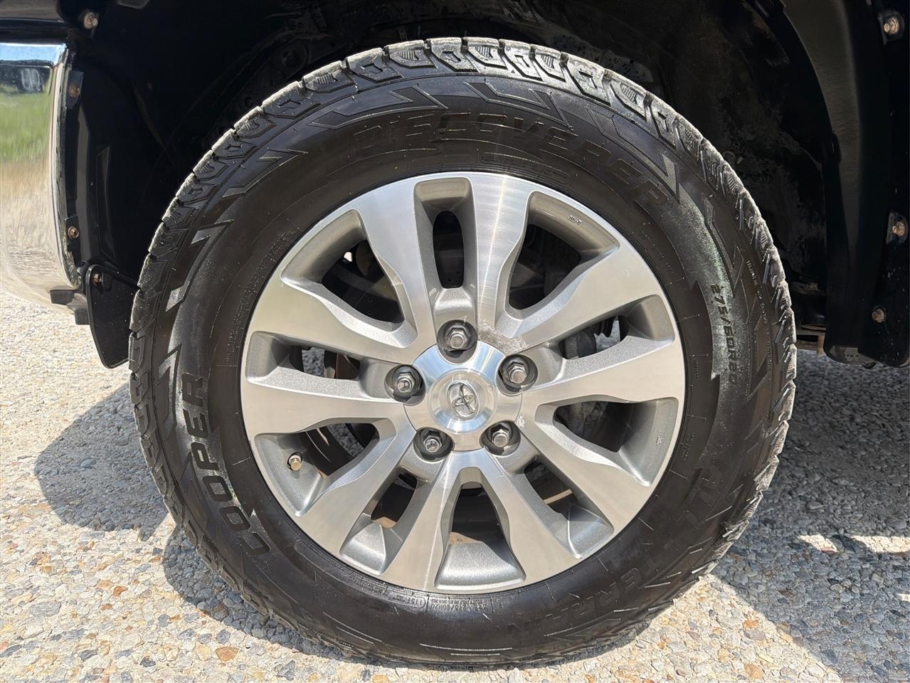 Toyota Tundra 4WD Truck  2015
