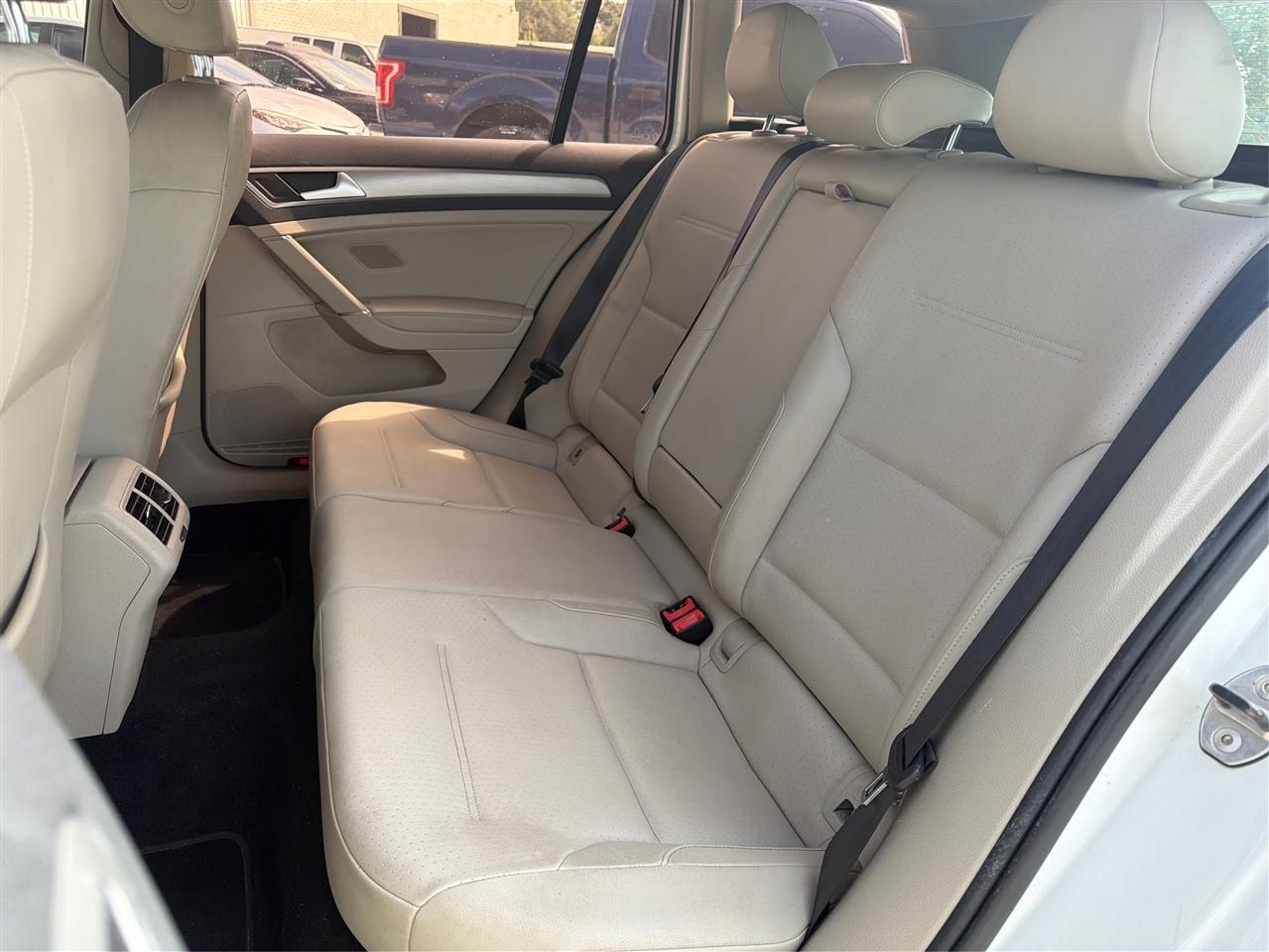 Volkswagen Golf SportWagen 4dr DSG TDI SE 2015