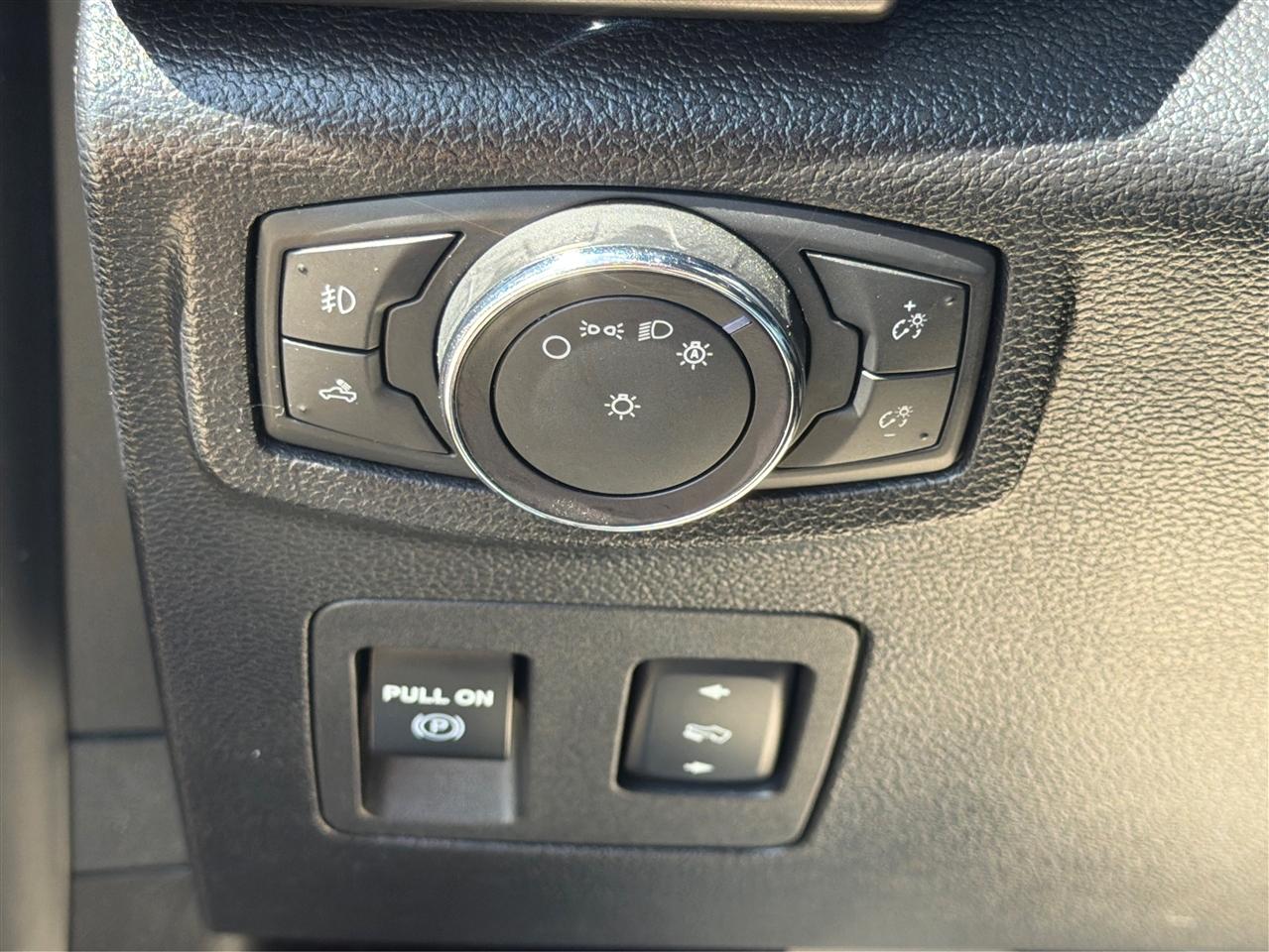 Ford F-150 Limited 4WD SuperCrew 5.5' Box 2018