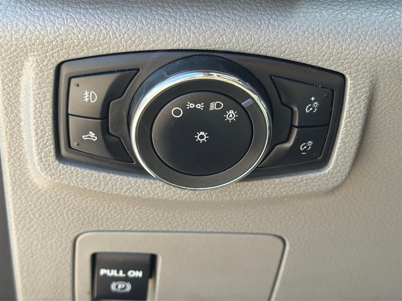 Ford F-150 4WD SuperCrew 145" XLT 2016