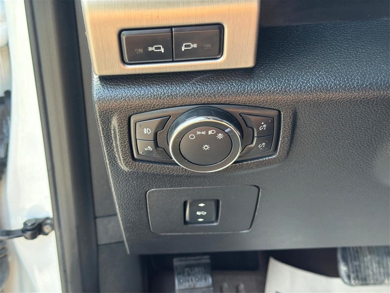 Ford F-150 4WD SuperCrew 145" Platinum 2016