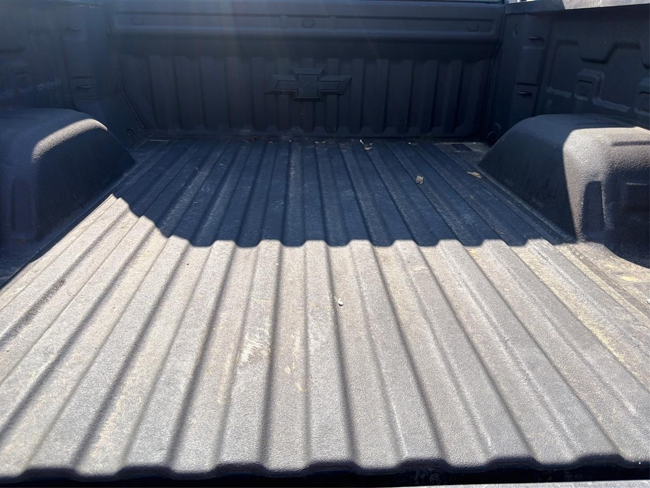 Chevrolet Silverado photo 23