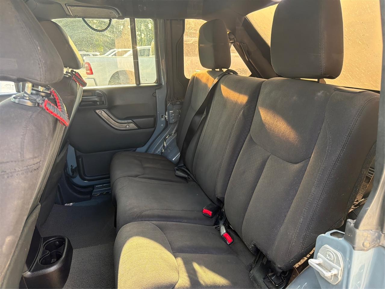Jeep Wrangler Unlimited 4WD 4dr Sport 2015