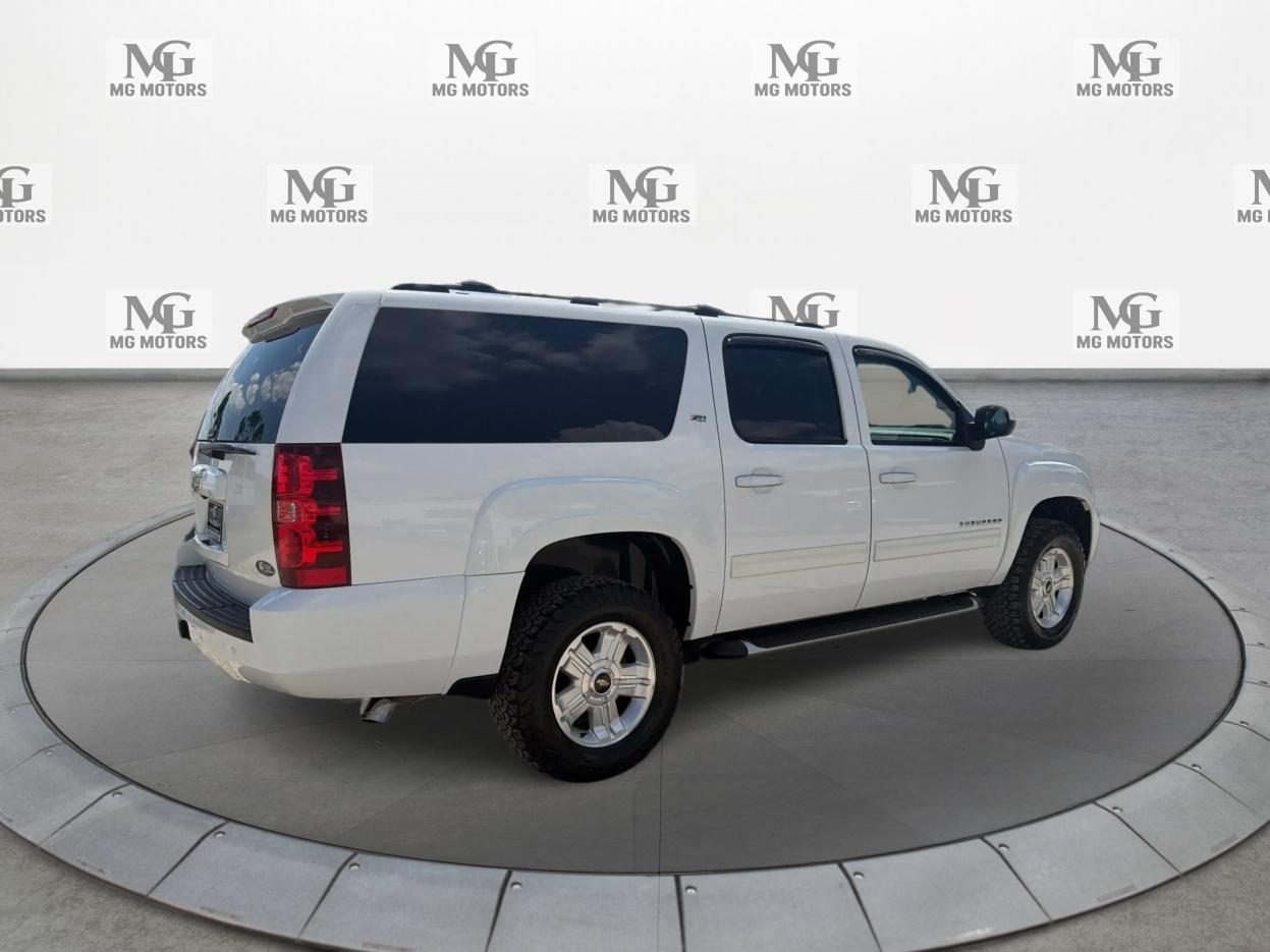 Chevrolet Suburban photo 3