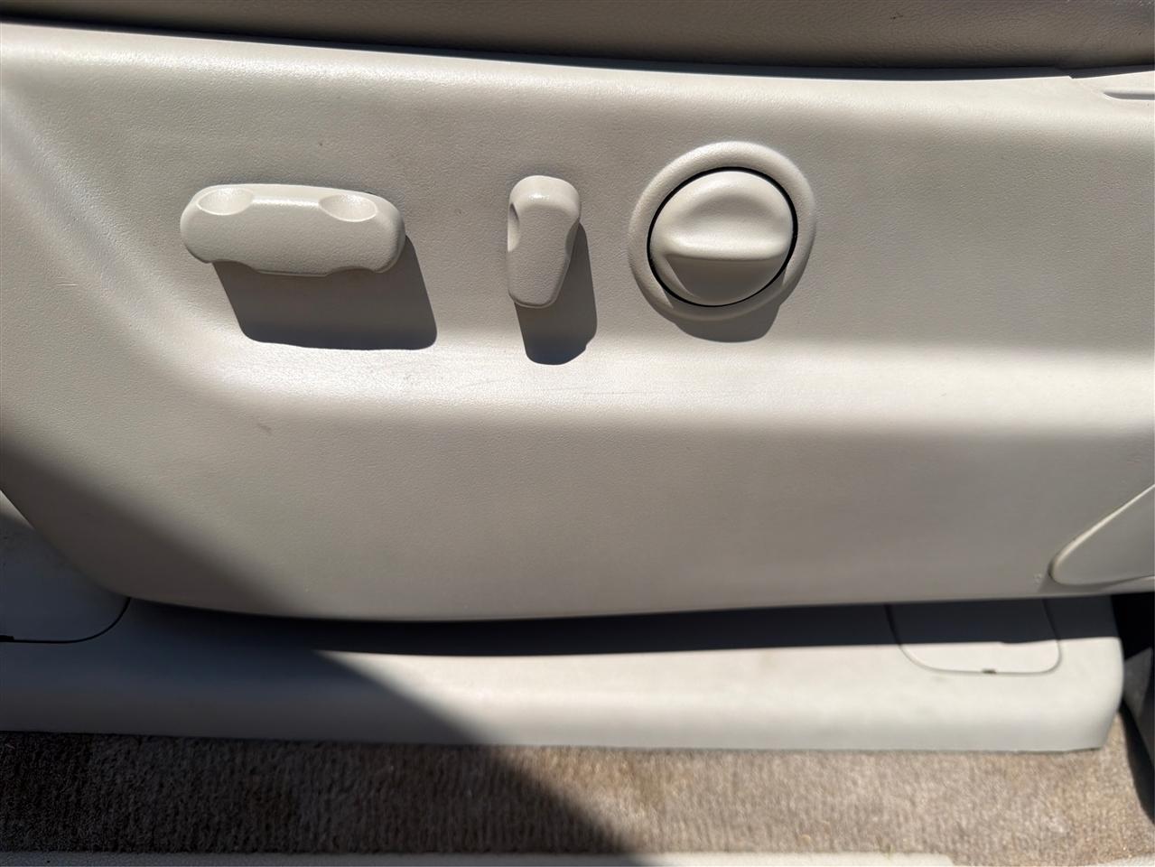Chevrolet Suburban photo 19