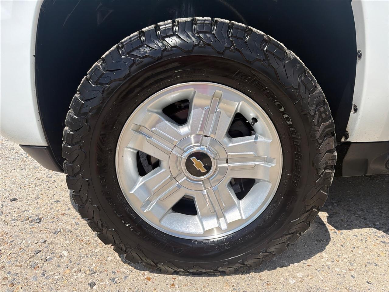 Chevrolet Suburban photo 26