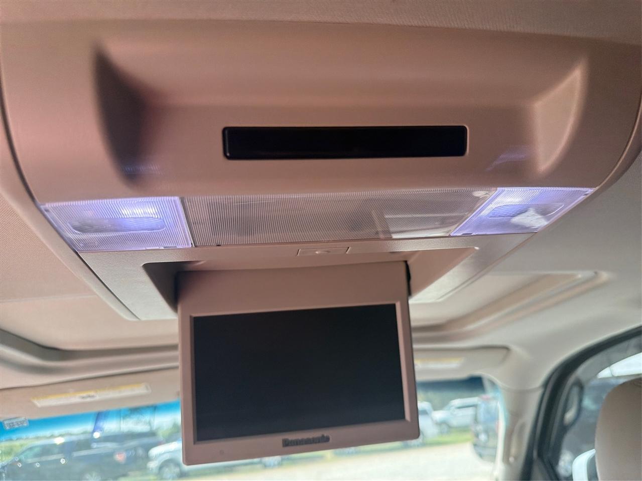 Chevrolet Suburban photo 31
