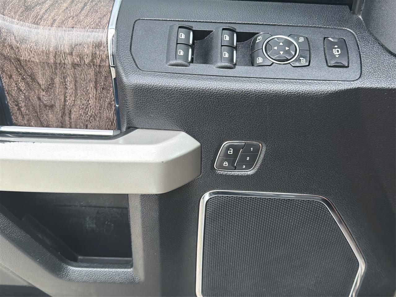 Ford F-250 photo 19