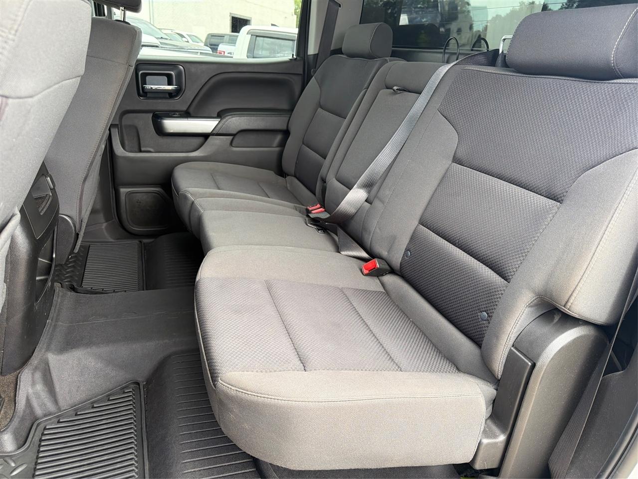 Chevrolet Silverado photo 12