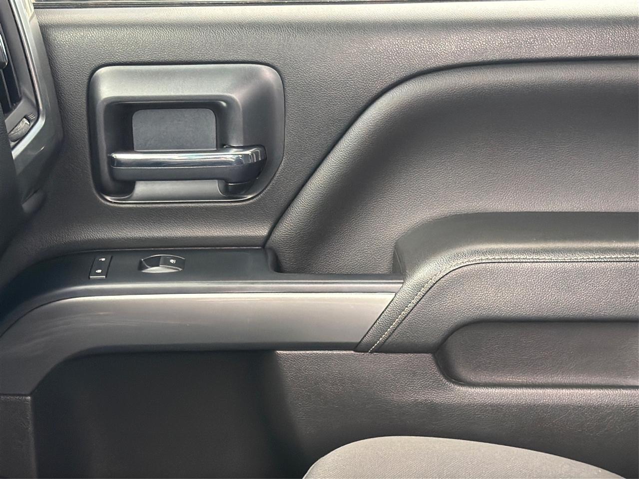 Chevrolet Silverado photo 20