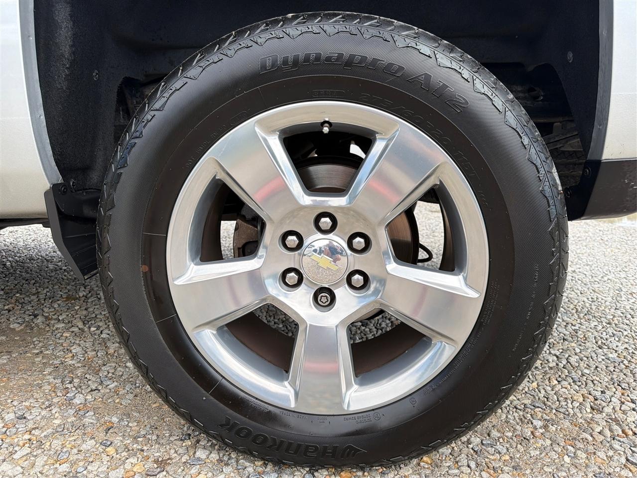 Chevrolet Silverado photo 23