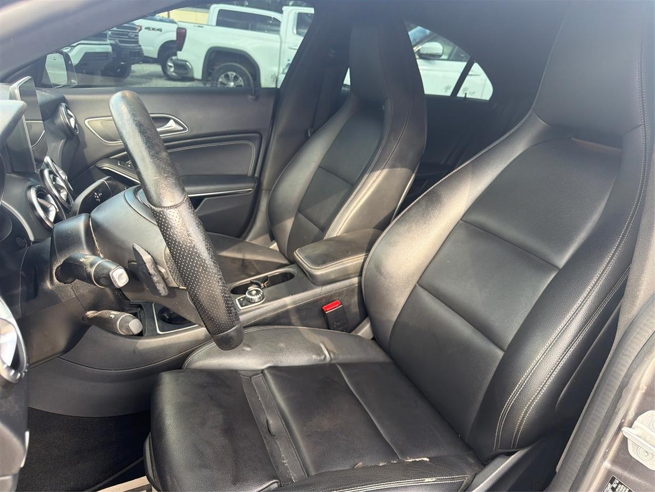 Mercedes-Benz CLA photo 11