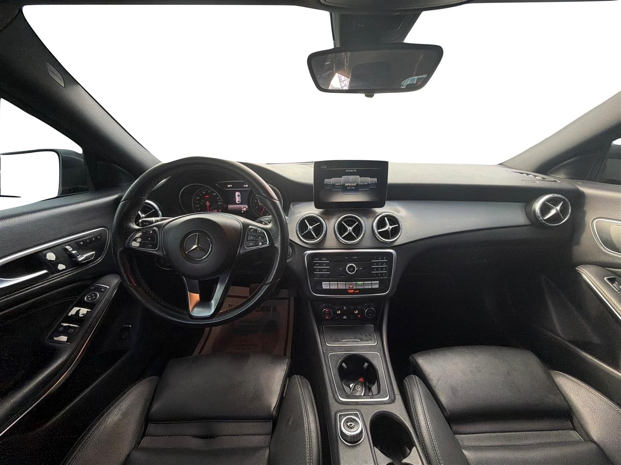 Mercedes-Benz CLA photo 22