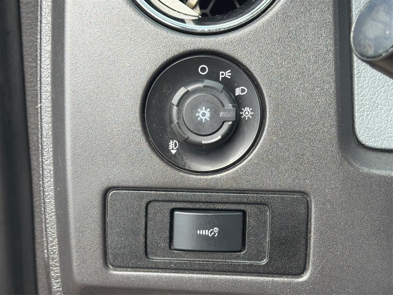 Ford F-150 2WD SuperCab 145" XLT 2011