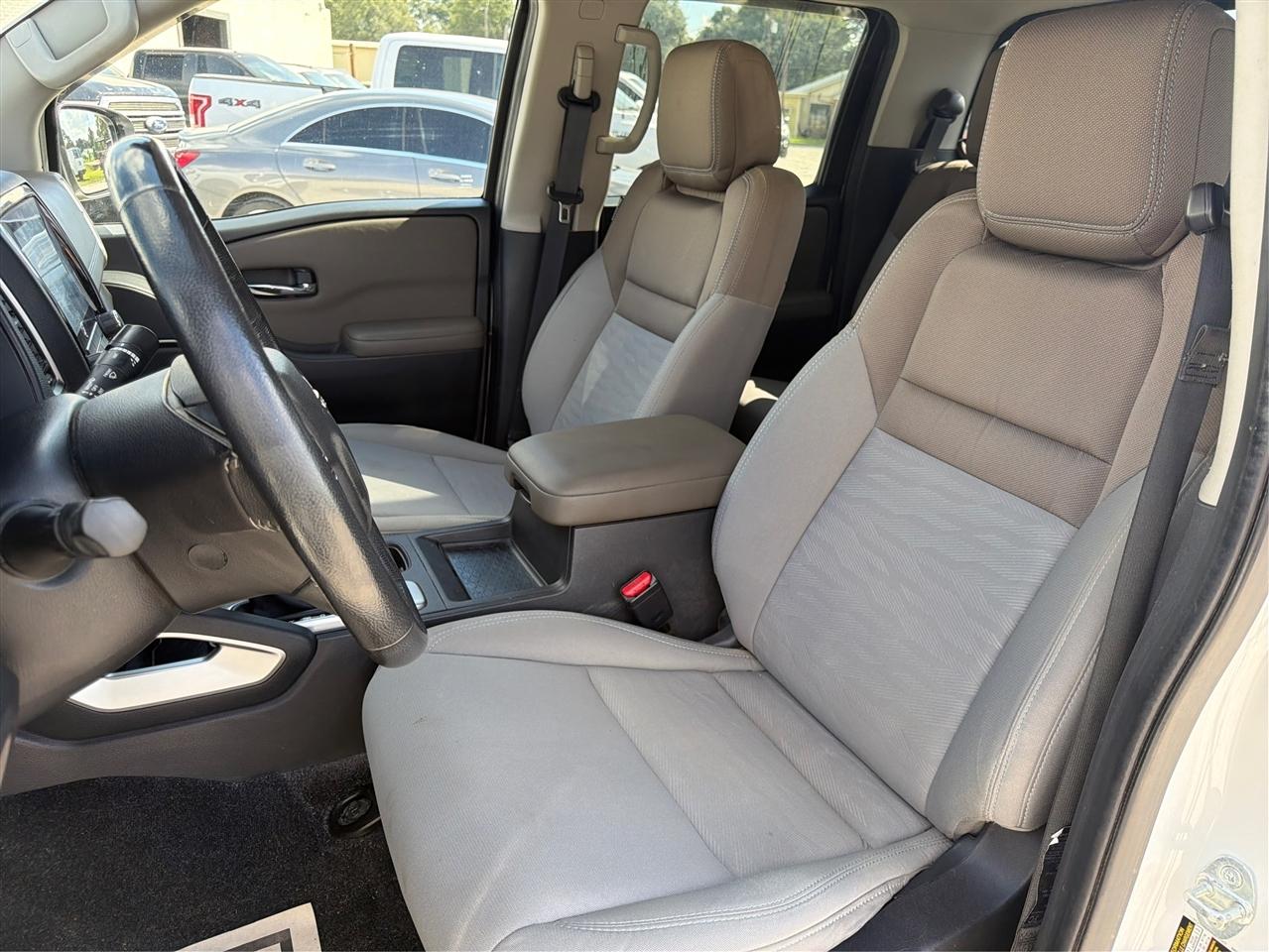 Nissan Frontier photo 11