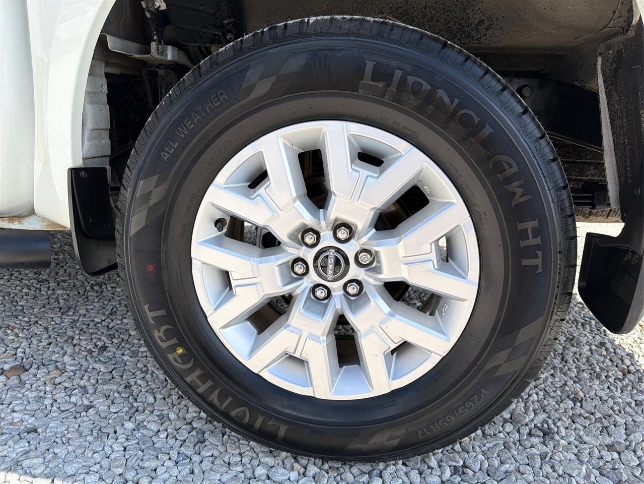 Nissan Frontier photo 23