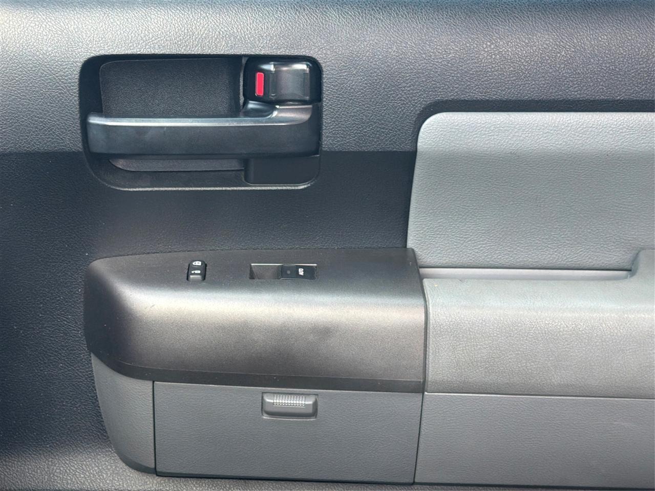 Toyota Sequoia  2013