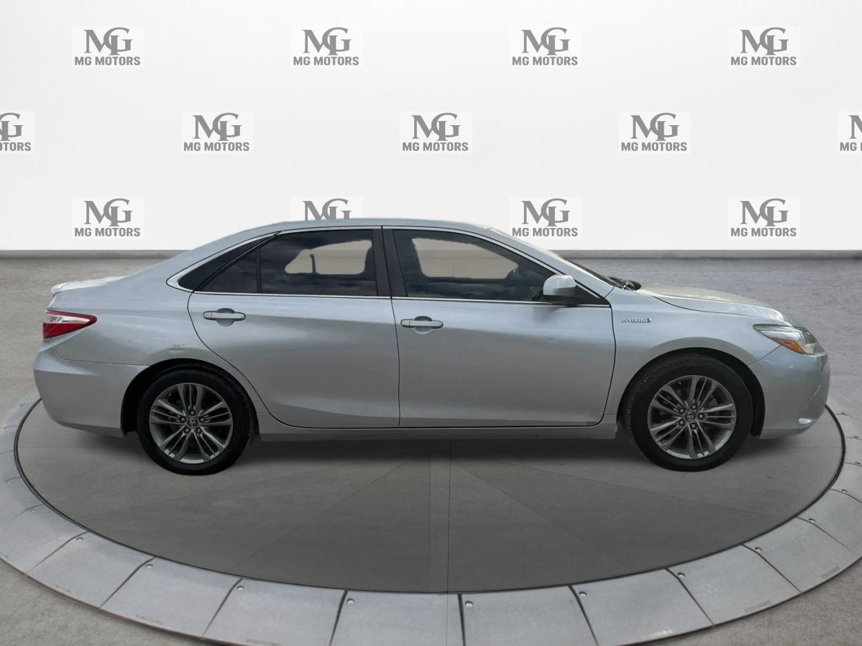 Toyota Camry Hybrid SE 2016