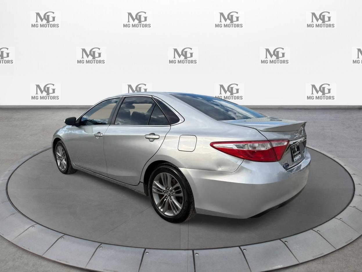 Toyota Camry Hybrid SE 2016