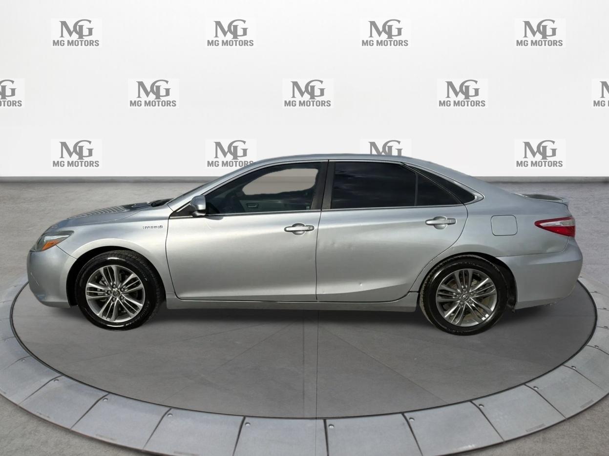 Toyota Camry Hybrid SE 2016