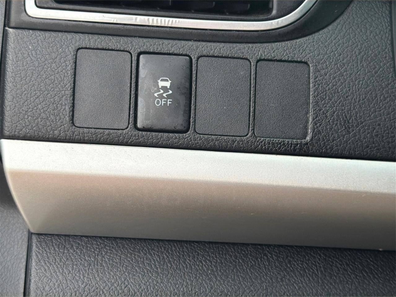 Toyota Camry Hybrid SE 2016