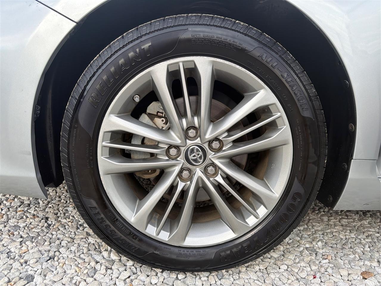 Toyota Camry Hybrid SE 2016
