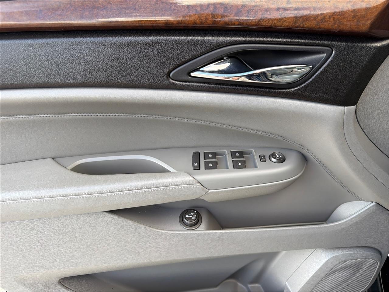 Cadillac SRX FWD 4dr Luxury Collection 2011