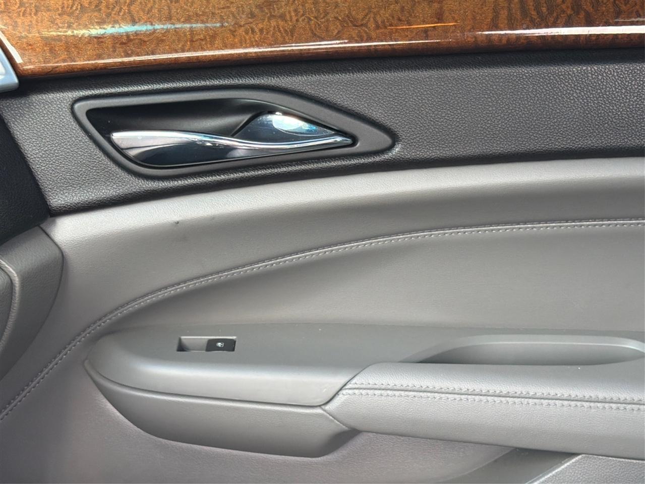 Cadillac SRX FWD 4dr Luxury Collection 2011