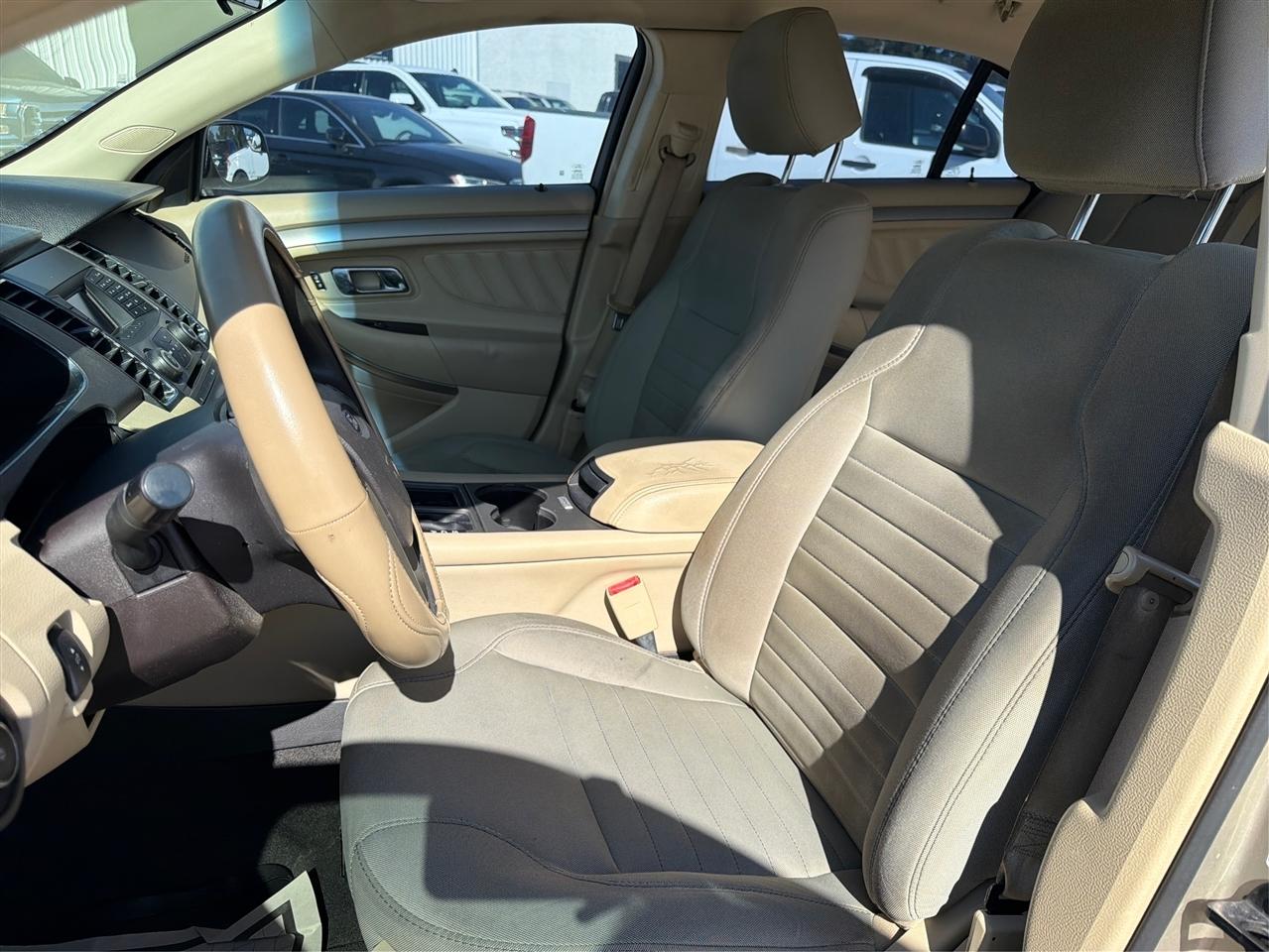 Ford Taurus SE FWD 2018