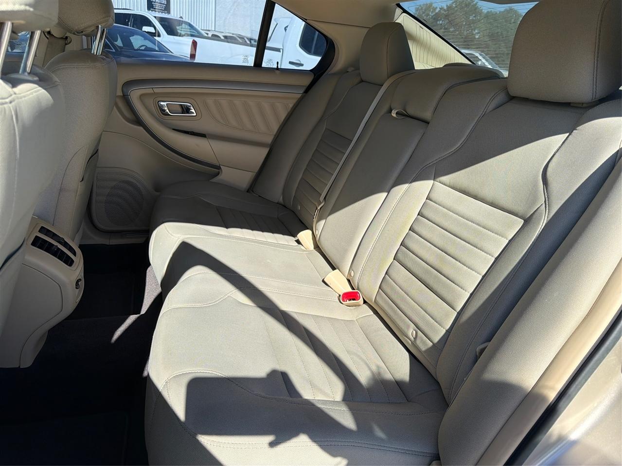 Ford Taurus SE FWD 2018