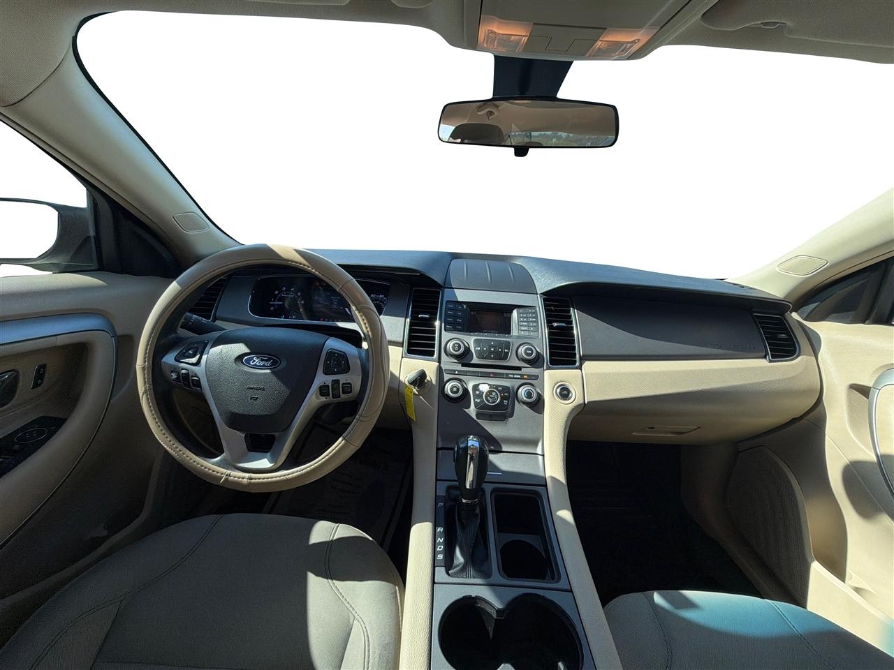 Ford Taurus SE FWD 2018